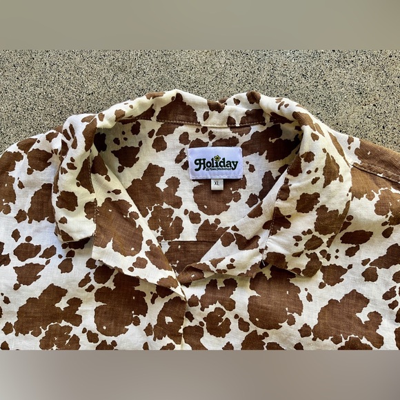 Holiday by Emma Mulholland Cowhide Resort Set - Picture 2 of 8